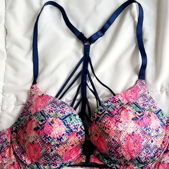 Push-up Bra - Picture 1 of 3